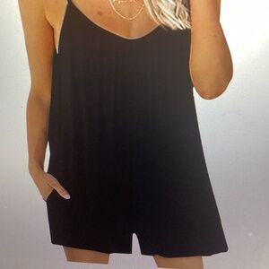 SHORTS JUMPSUIT WITH POCKETS ( Size: XL):PREOWNED